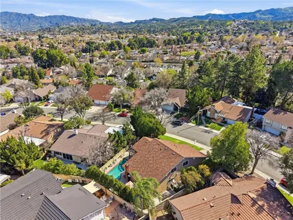 $999,000 | 23943 Vía Flamenco, Valencia, CA 91355