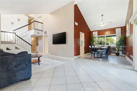 $999,000 | 23943 Vía Flamenco, Valencia, CA 91355