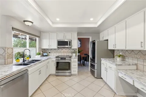 $999,000 | 23943 Vía Flamenco, Valencia, CA 91355