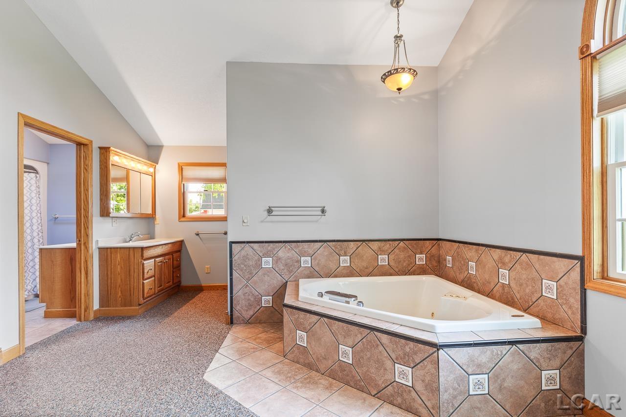 13986 Beecher Road Hudson, MI 49247 - Photo 19 of 66 50120133-18.JPG