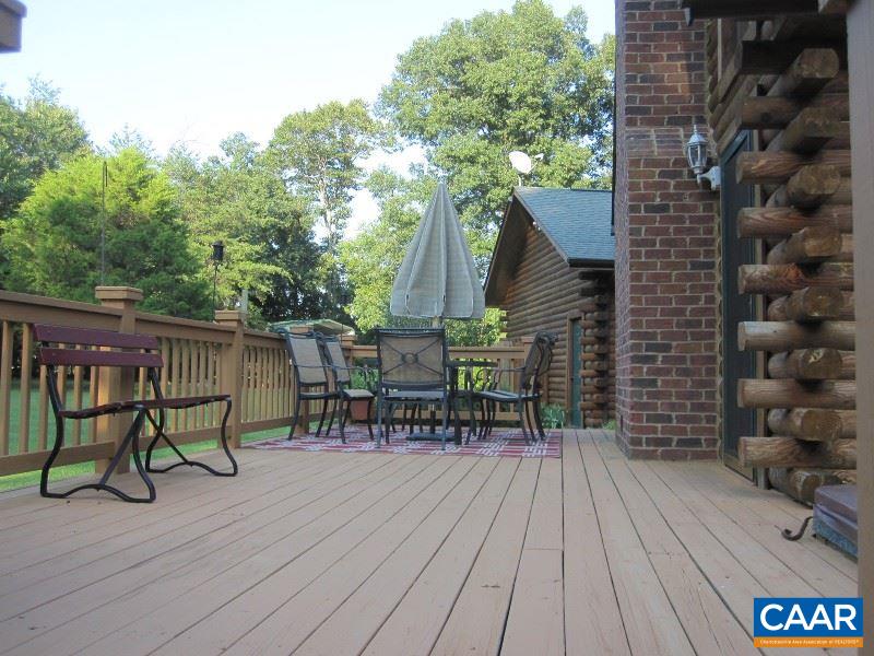 991 Sulphur Spring Road Prospect, VA 23960 - Photo 31 of 45 a view of a chairs with a table and chairs