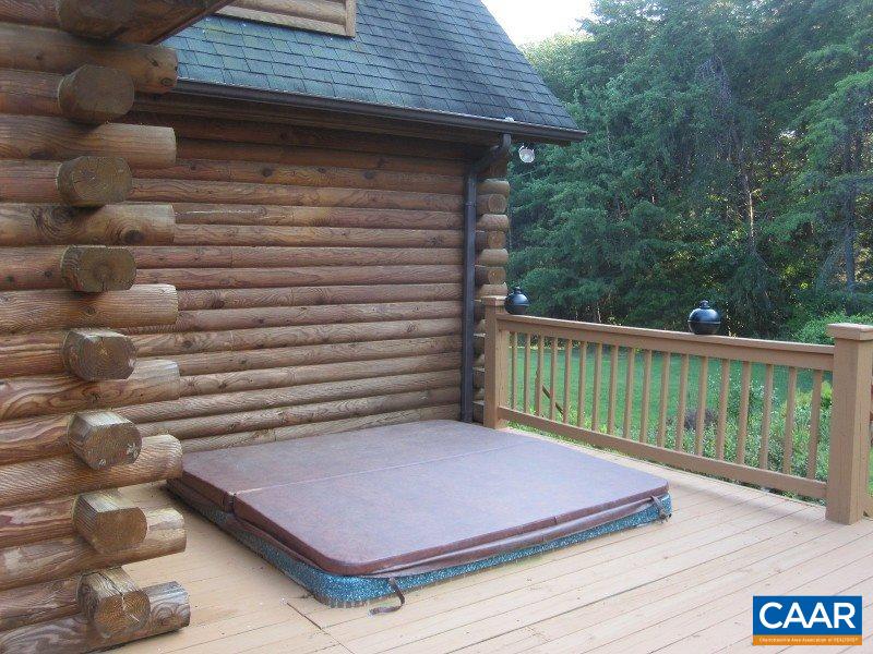 991 Sulphur Spring Road Prospect, VA 23960 - Photo 32 of 45 a view of a deck with a chair