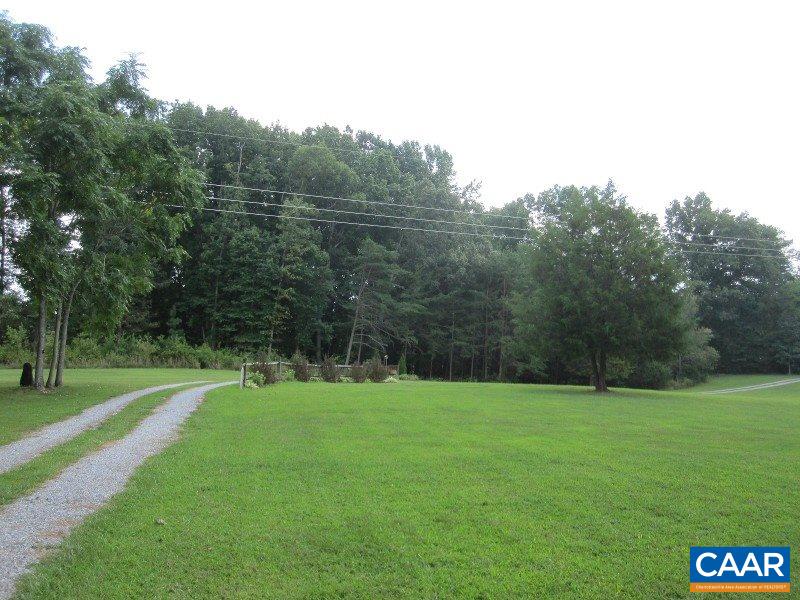 991 Sulphur Spring Road Prospect, VA 23960 - Photo 4 of 45 a view of a field with a yard