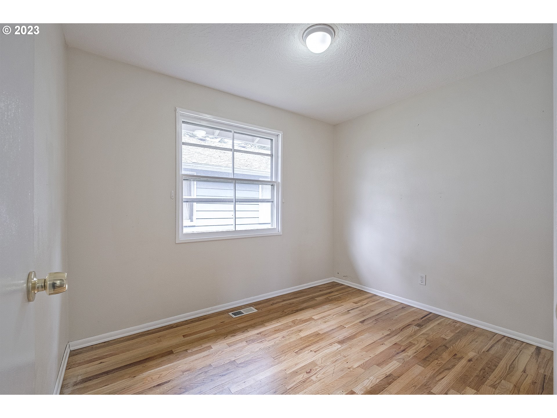 1504 Northeast Cornell Road Hillsboro, OR 97124 - Photo 15 of 26