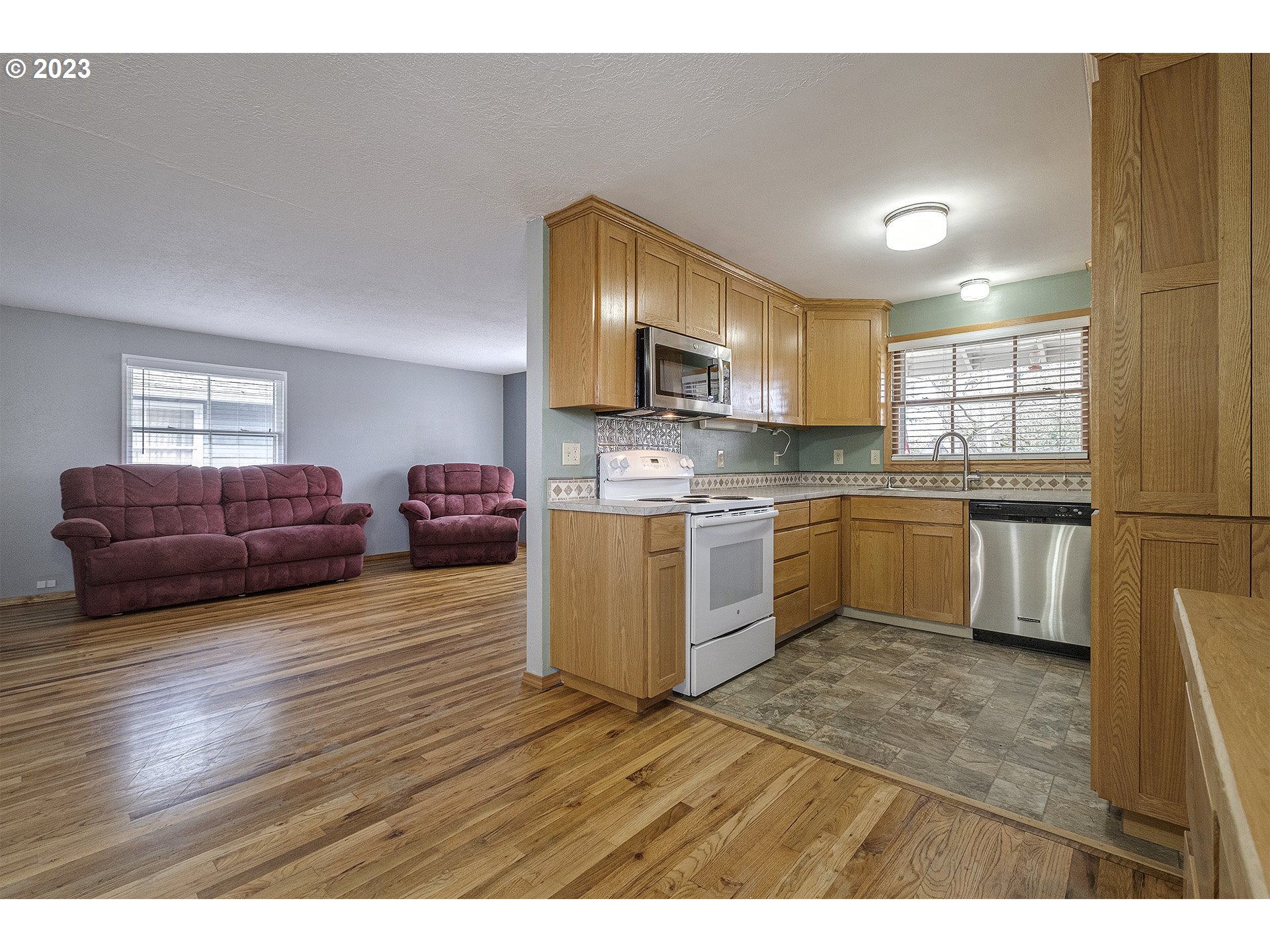 1504 Northeast Cornell Road Hillsboro, OR 97124 - Photo 5 of 26