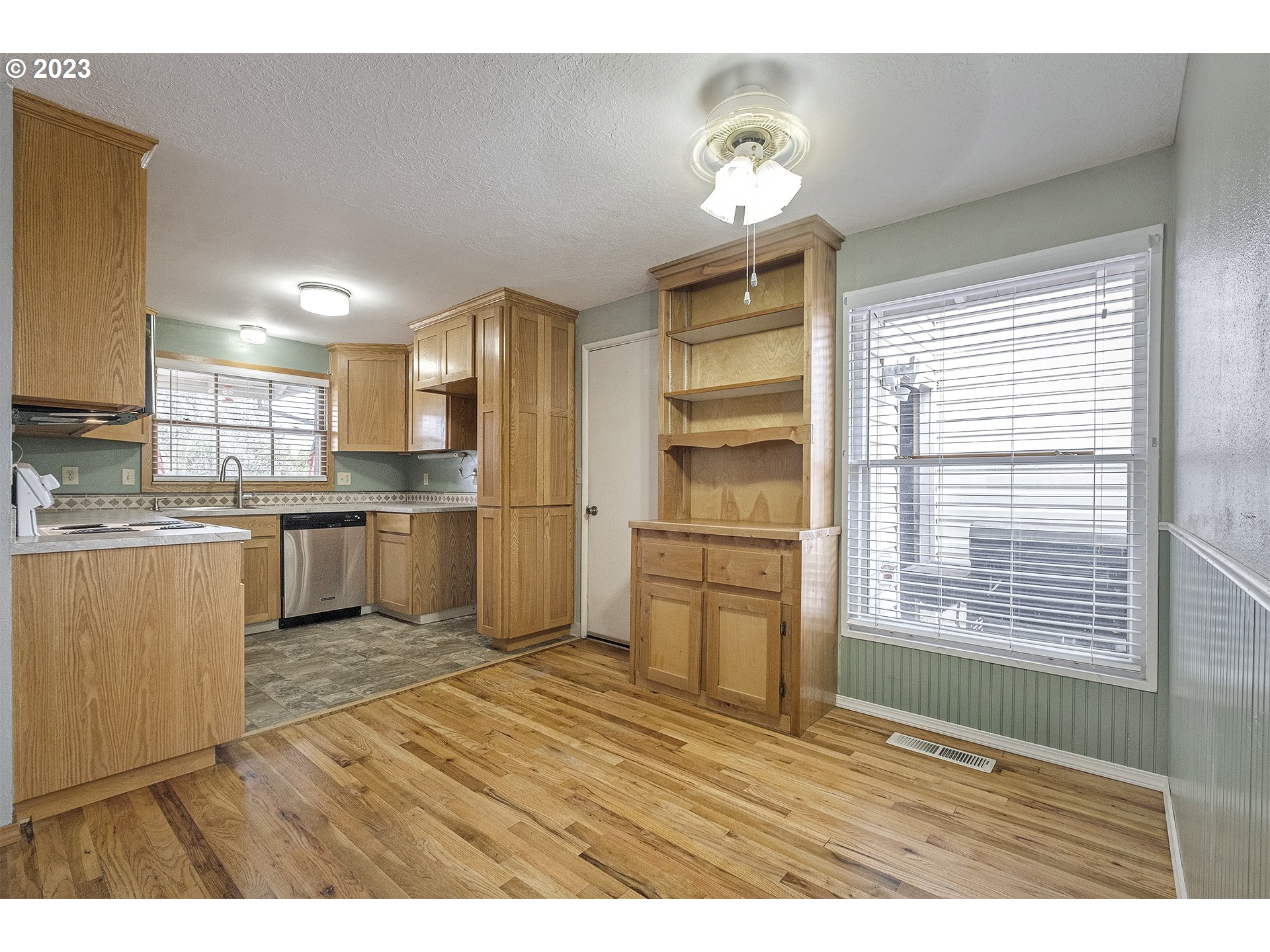 1504 Northeast Cornell Road Hillsboro, OR 97124 - Photo 6 of 26