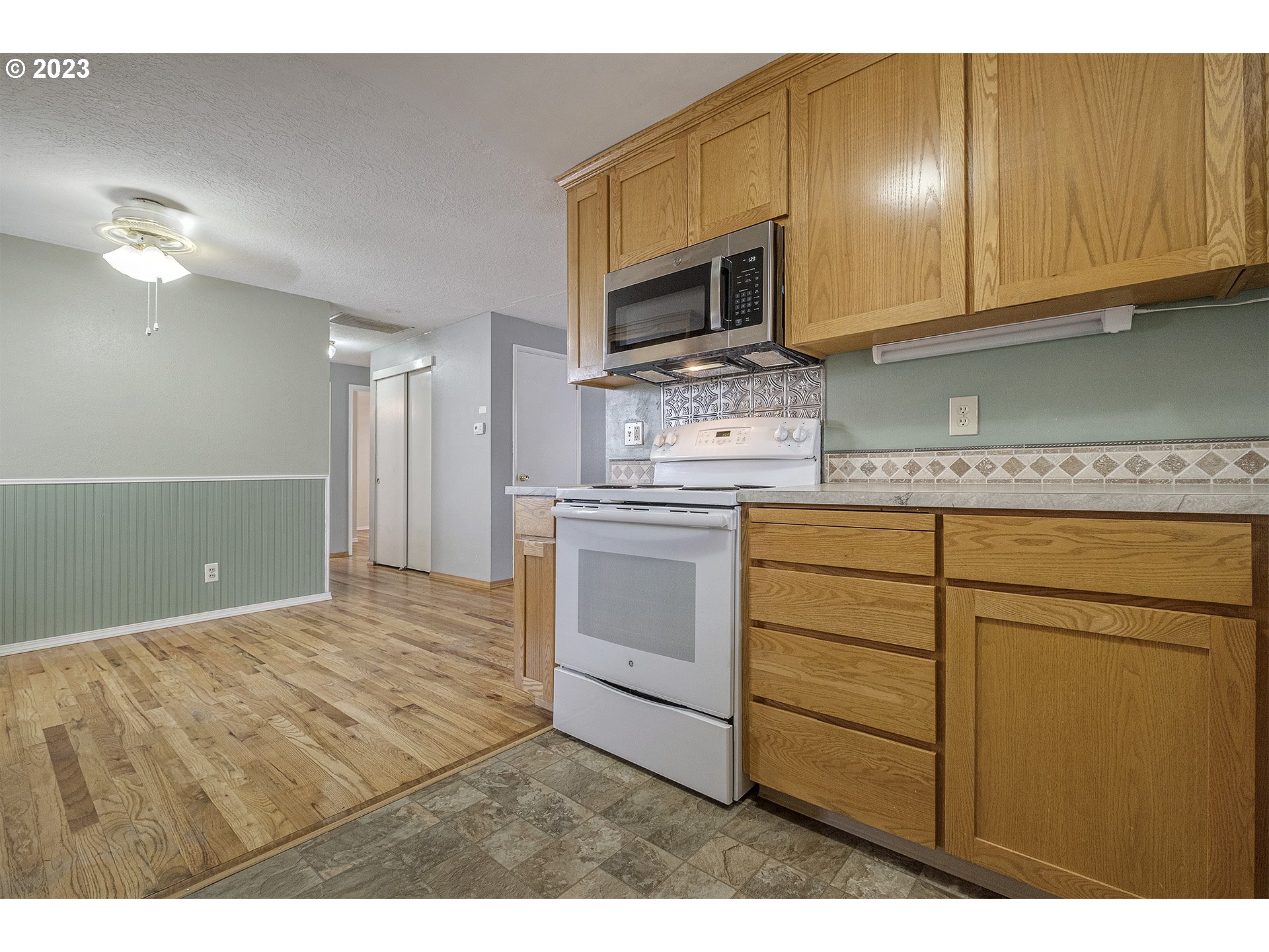 1504 Northeast Cornell Road Hillsboro, OR 97124 - Photo 7 of 26