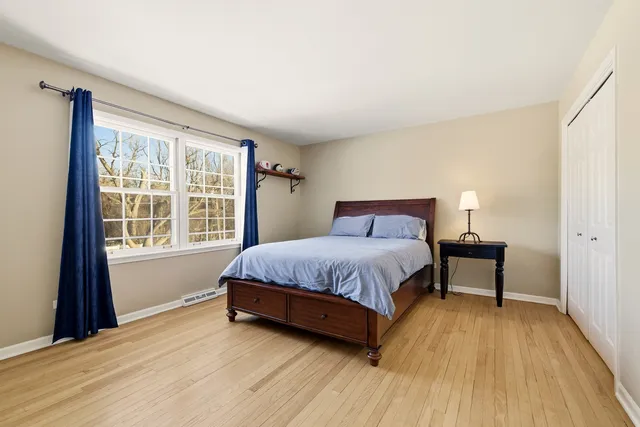 $1,099,000 | 17 Camberley Court, Hinsdale, IL 60521