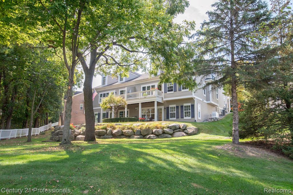 767 East Bluff Court Rochester Hills, MI 48306 - Photo 11 of 52