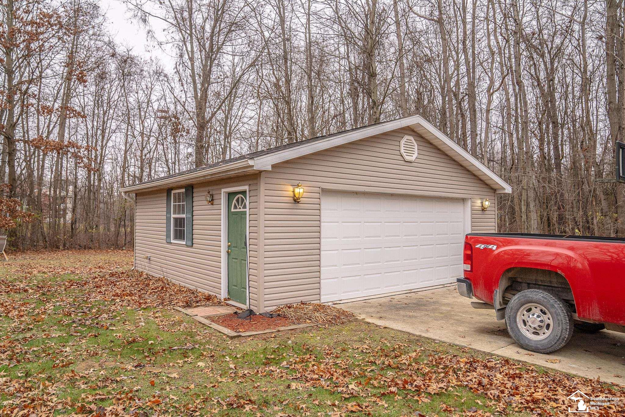 23485 Bohn Road Belleville, MI 48111 - Photo 2 of 28