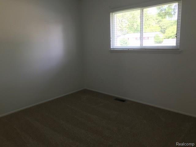 14950 Reeck Road Southgate, MI 48195 - Photo 8 of 29 bed1.jpg