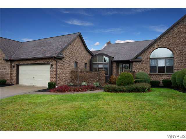 112 Hidden Ridge Common Amherst, NY 14221 - Photo 1 of 1 Exterior Front