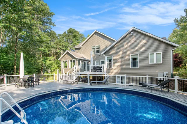 $799,900 | 16659 Adler Drive, West Olive, MI 49460