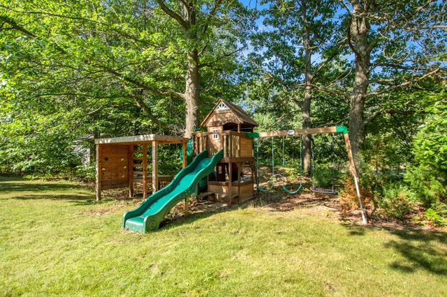 $799,900 | 16659 Adler Drive, West Olive, MI 49460