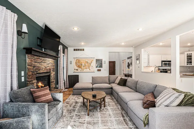 $799,900 | 16659 Adler Drive, West Olive, MI 49460