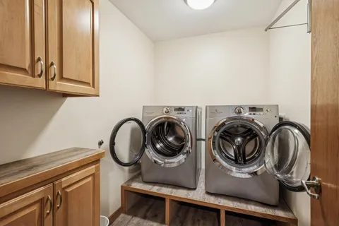 $224,000 | 6100 Stonehedge Drive, Unit 306, Greenfield, WI 53220