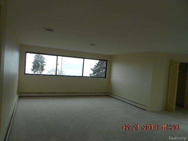 759 Lake Shore Road Grosse Pointe, MI 48236 - Photo 10 of 24 052.JPG