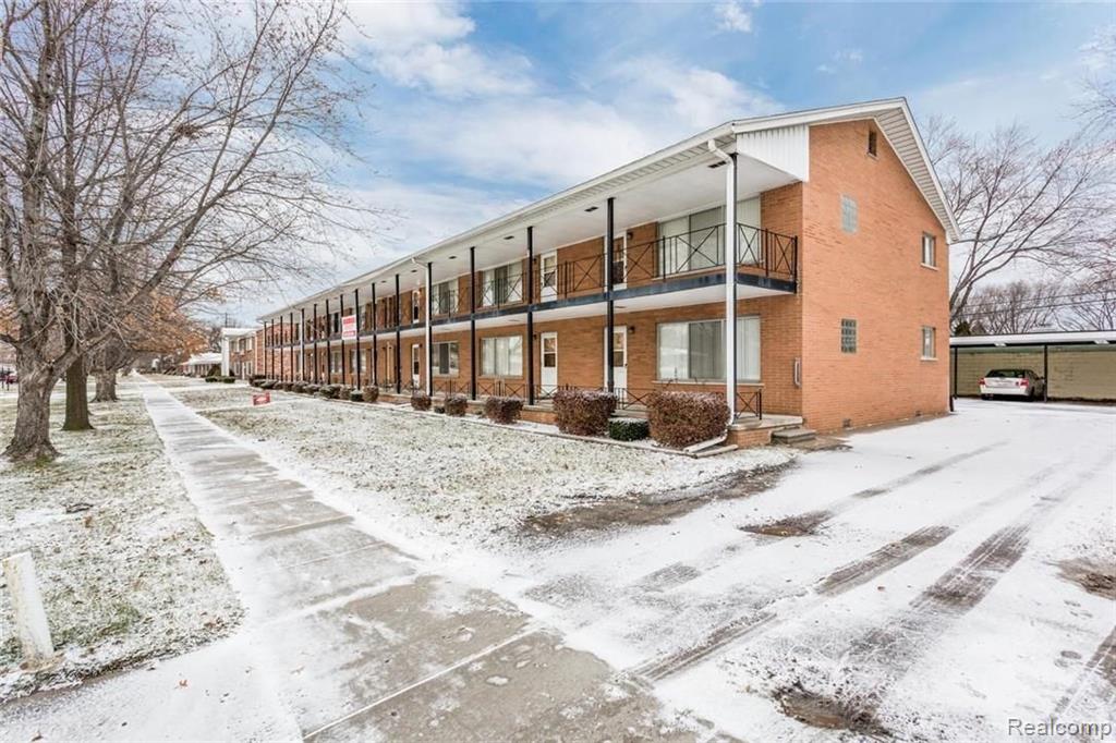 23500 Kelly Road, Unit 7 Eastpointe, MI 48021 - Photo 4 of 11
