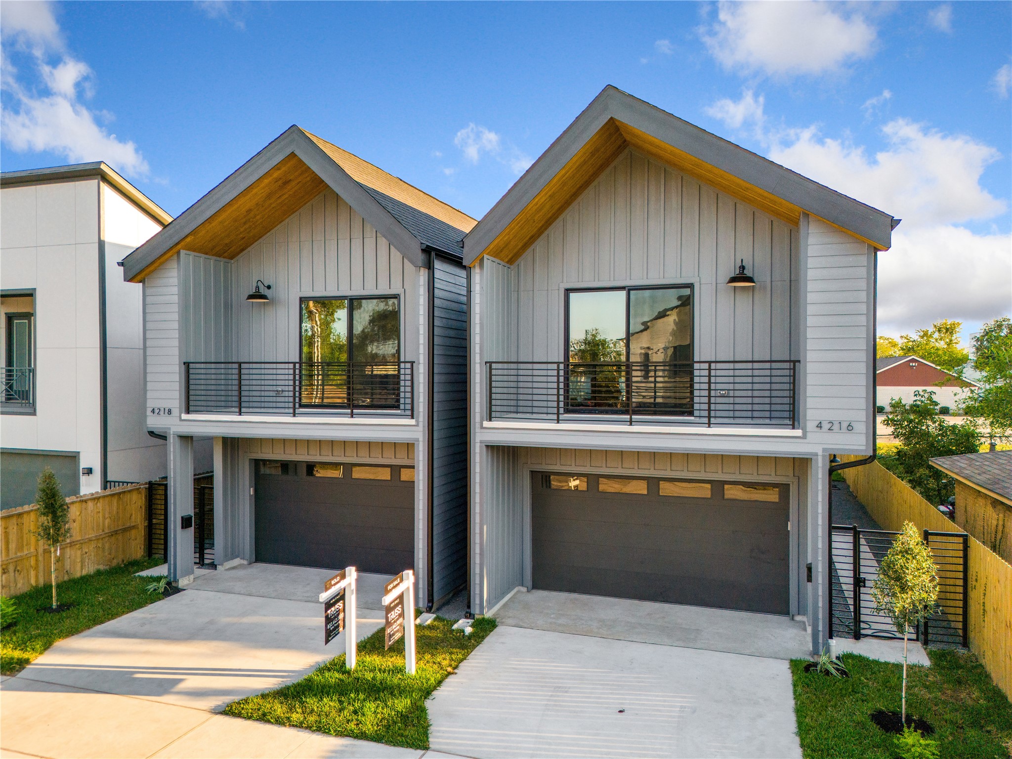 4218 Nichols Street Houston, TX 77020 - Photo 41 of 45 a front view of house with yard