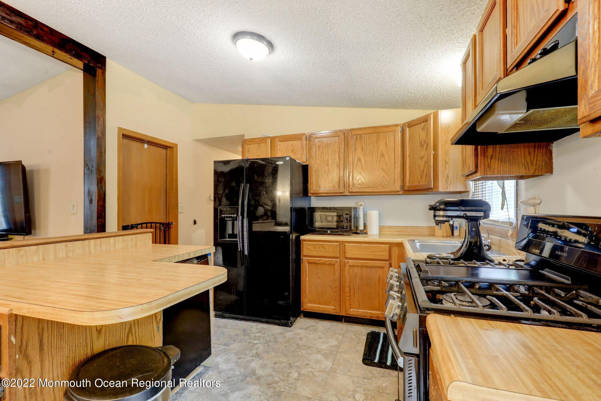 956 Anderson Road Jackson, NJ 08527 - Photo 10 of 21 956 anderson kitchen close up