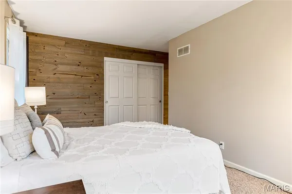 $599,900 | 877 Red Fox Drive, Innsbrook, MO 63390