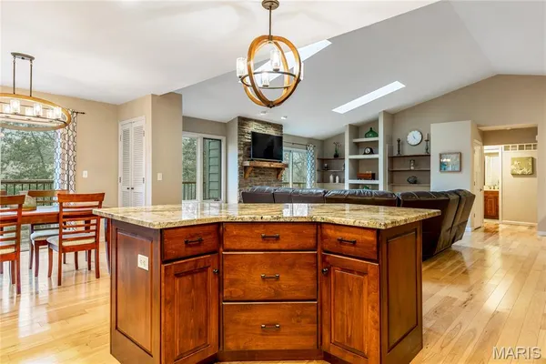 $599,900 | 877 Red Fox Drive, Innsbrook, MO 63390