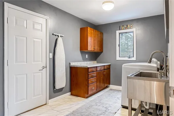 $599,900 | 877 Red Fox Drive, Innsbrook, MO 63390