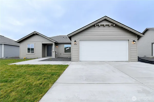 $377,850 | 308 North Sandy Loop, Moses Lake, WA 98837