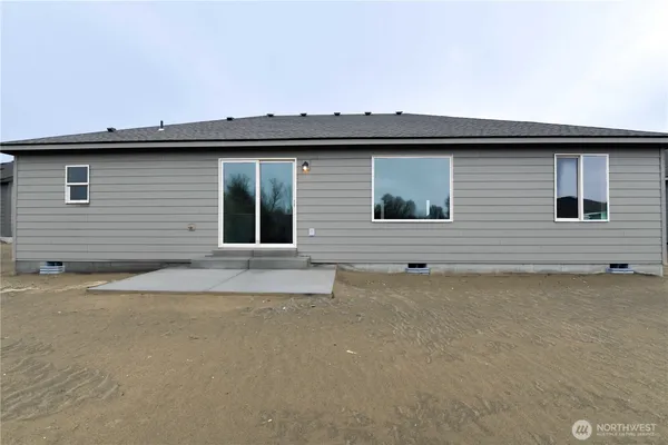 $377,850 | 308 North Sandy Loop, Moses Lake, WA 98837
