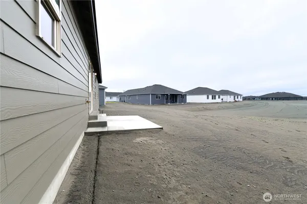 $377,850 | 308 North Sandy Loop, Moses Lake, WA 98837