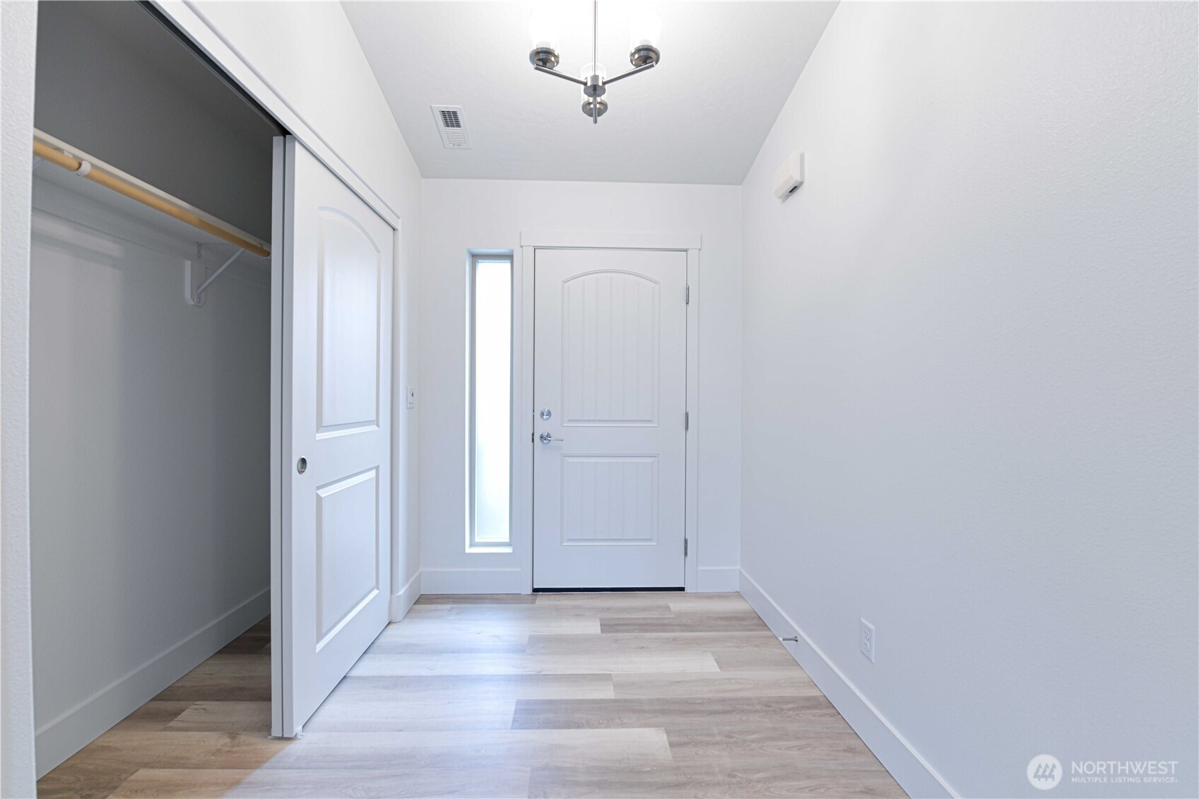 308 North Sandy Loop Moses Lake, WA 98837 - Photo 4 of 18