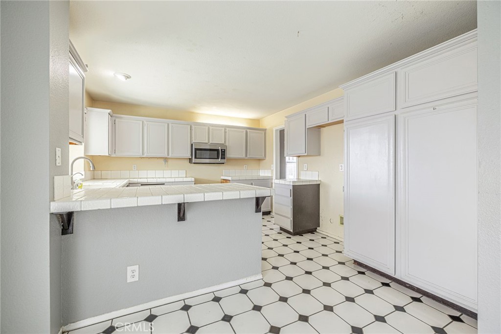 38601 Dedham Court Palmdale, CA 93552 - Photo 8 of 26