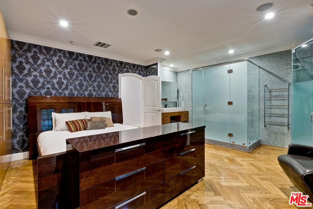 725 North Faring Road Los Angeles, CA 90077 - Photo 51 of 56