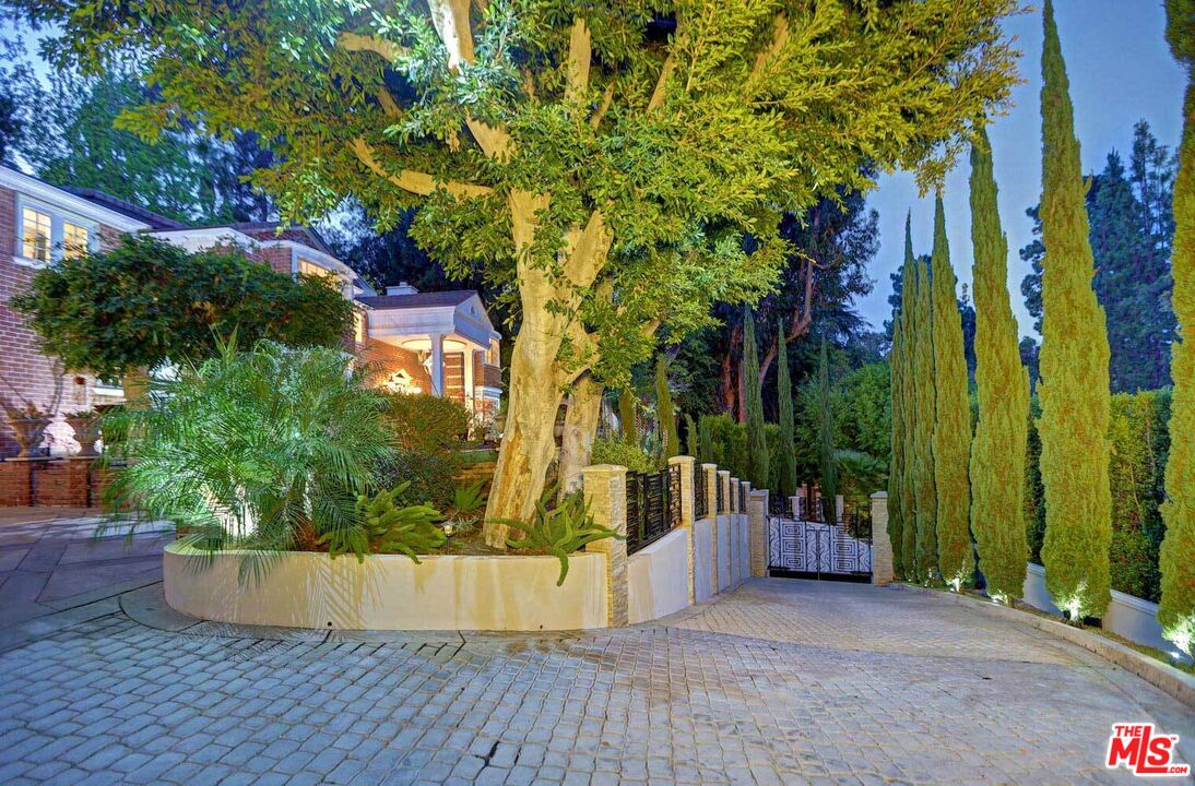 725 North Faring Road Los Angeles, CA 90077 - Photo 55 of 56