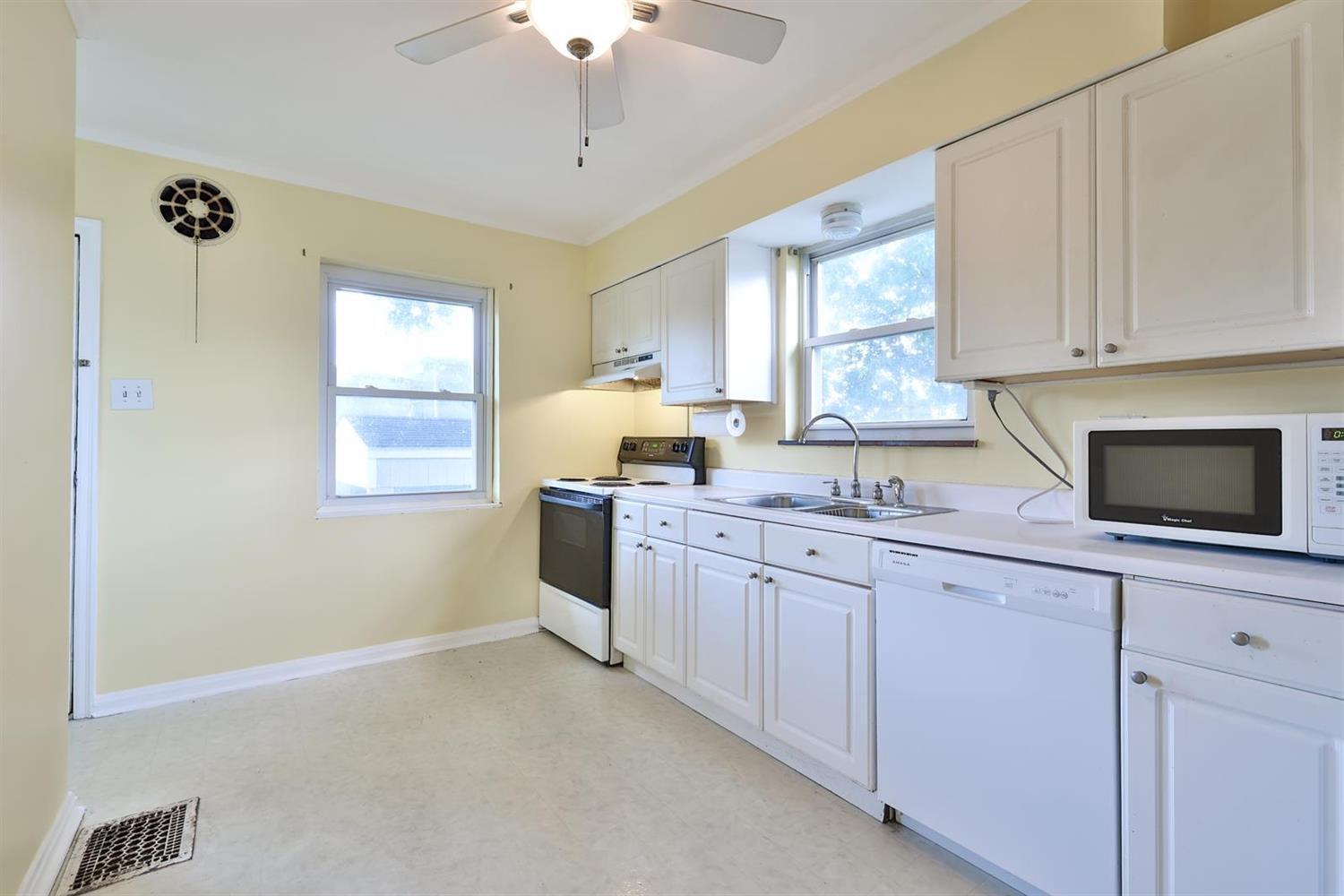 411 Plum Road Cincinnati, OH 45238 - Photo 6 of 28