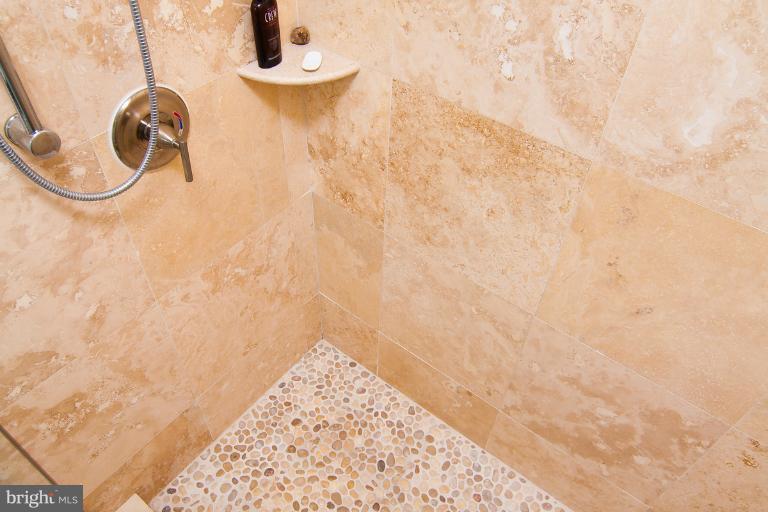 2456 Ontario Road Northwest, Unit 4 Washington, DC 20009 - Photo 13 of 30 Bath