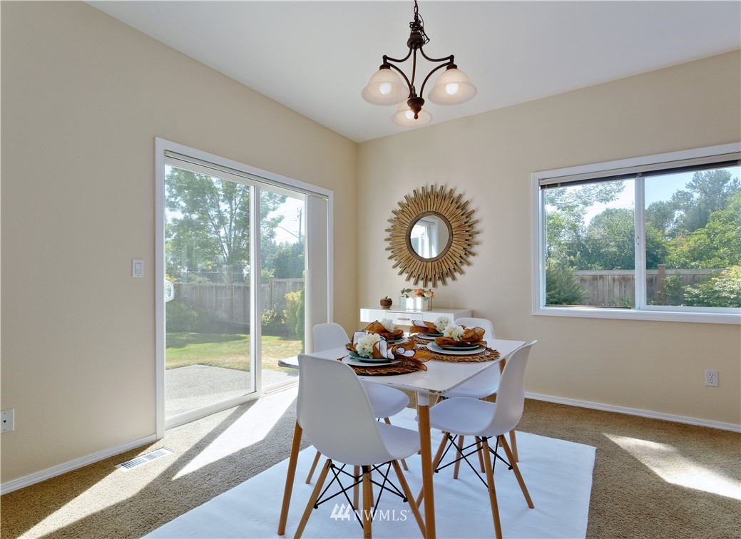 18937 108th Lane Southeast Renton, WA 98055 - Photo 3 of 18 Gallery Image 3