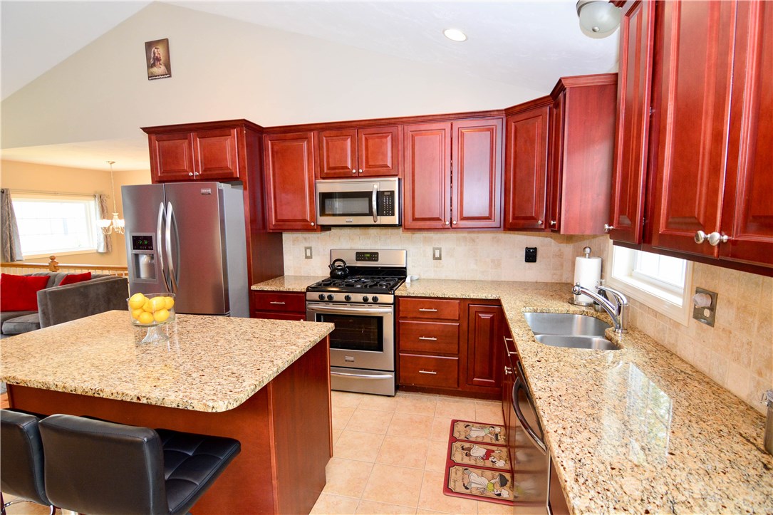 8 Hickory Road Cumberland, RI 02864 - Photo 5 of 19