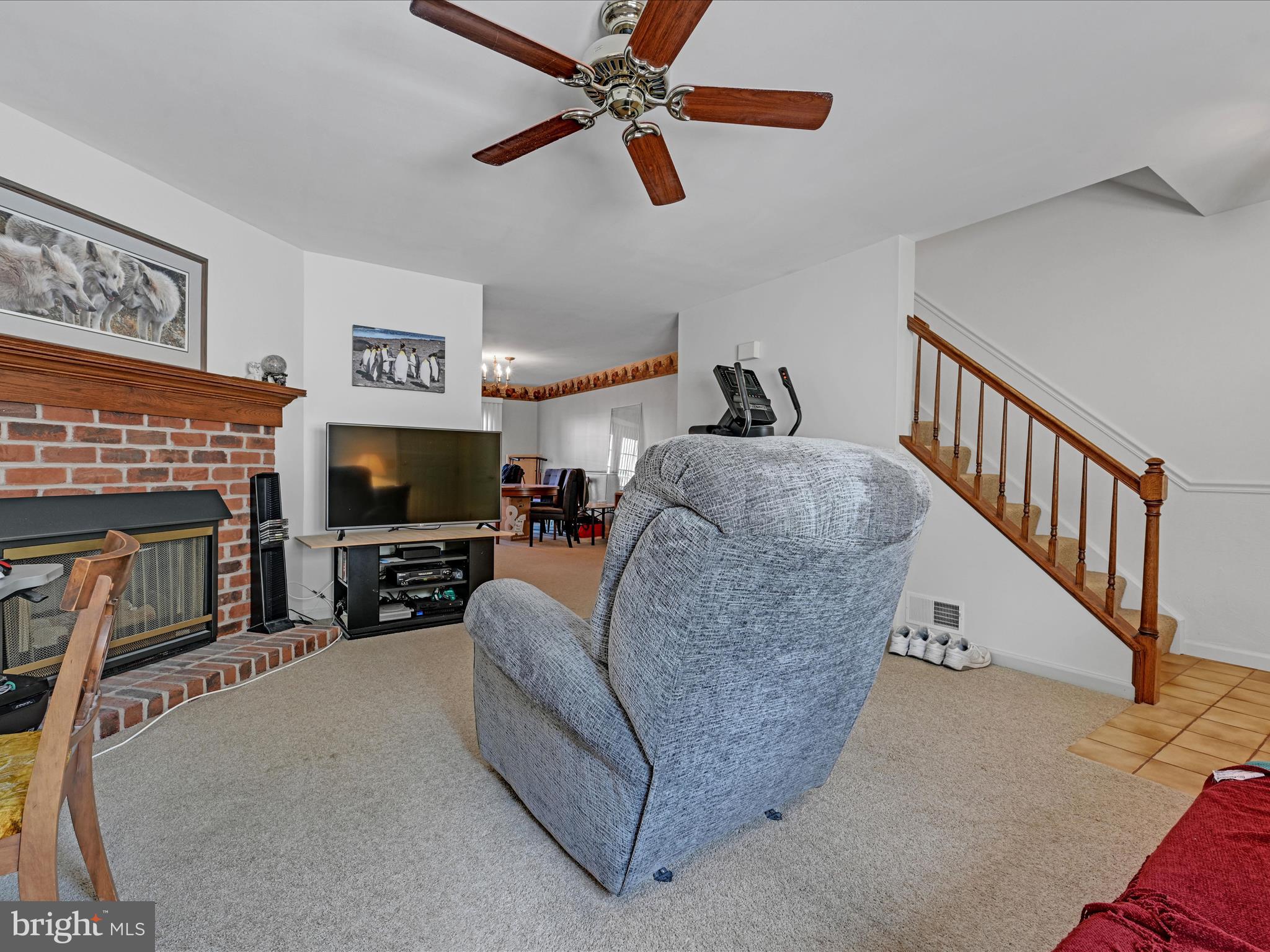 1204 Chambers Ridge, Unit 1204 York, PA 17402 - Photo 4 of 28 Living Room