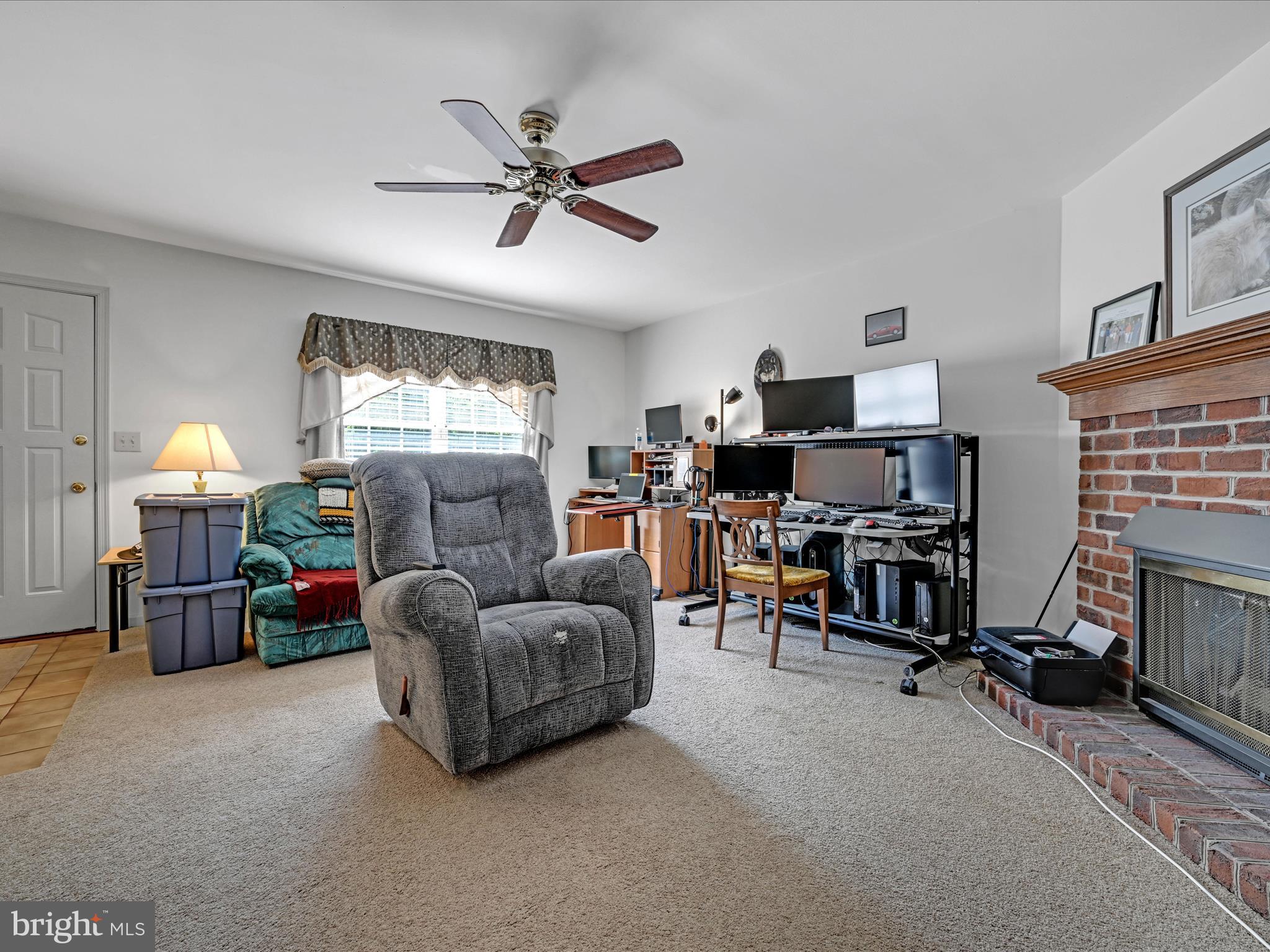 1204 Chambers Ridge, Unit 1204 York, PA 17402 - Photo 5 of 28 Living Room