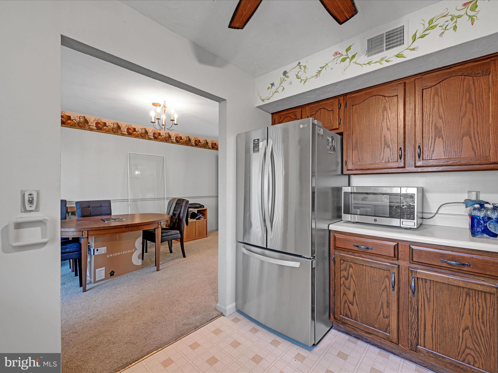 1204 Chambers Ridge, Unit 1204 York, PA 17402 - Photo 8 of 28 Kitchen