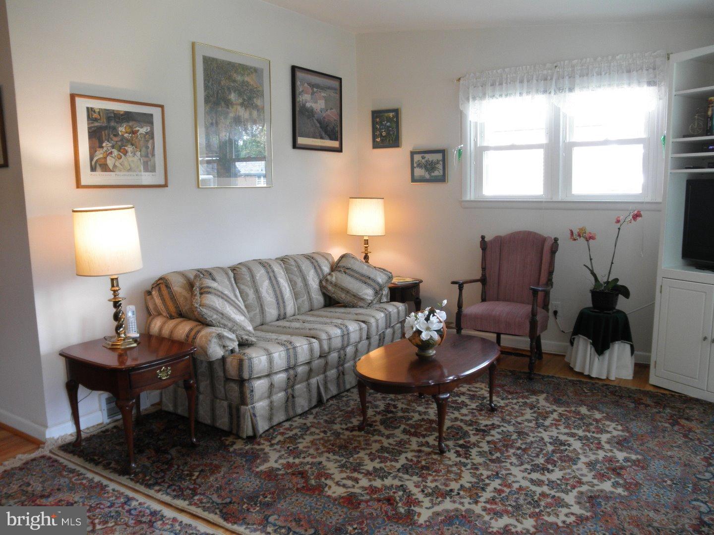 590 Wanamaker Road Jenkintown, PA 19046 - Photo 2 of 25 Living Room