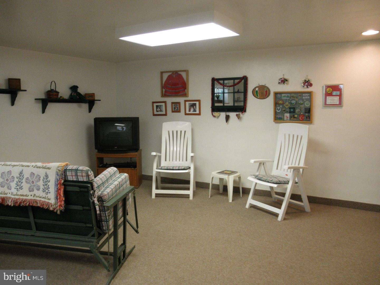 590 Wanamaker Road Jenkintown, PA 19046 - Photo 17 of 25 Family Room
