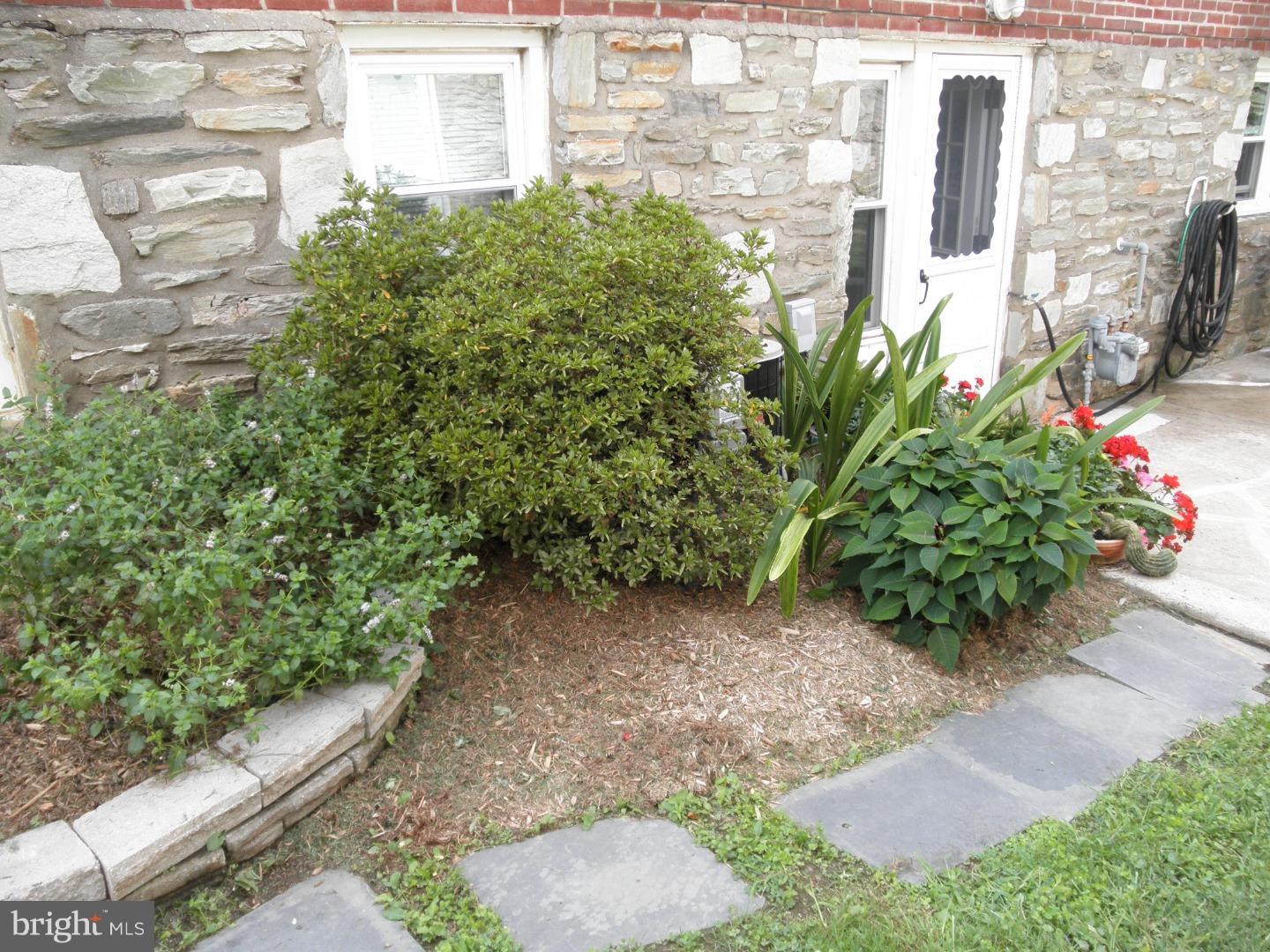 590 Wanamaker Road Jenkintown, PA 19046 - Photo 24 of 25 Side Yard