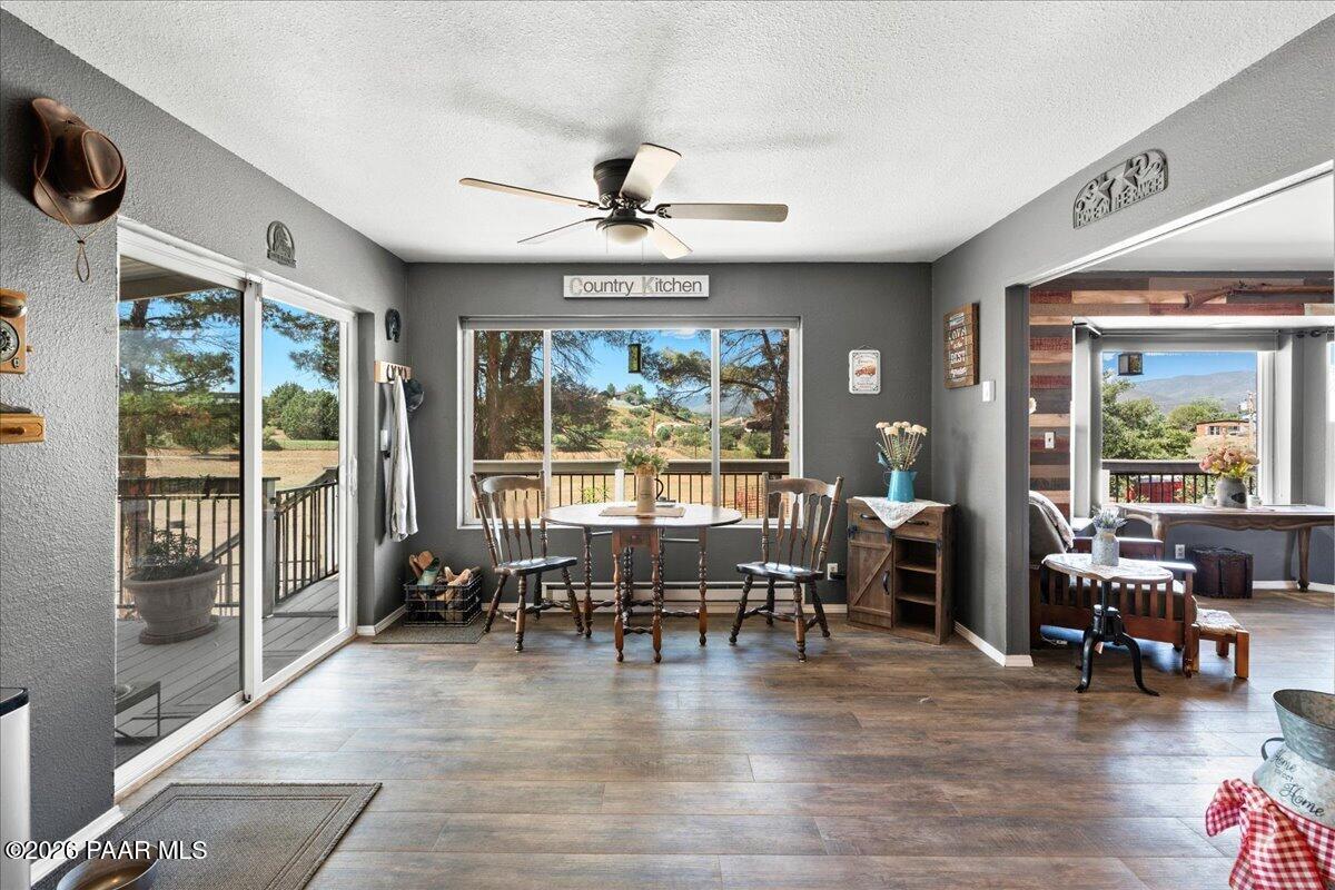 14020 East Ridge Way Dewey, AZ 86327 - Photo 5 of 47 Dining Area