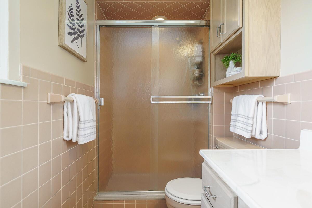 3090 North Star Road Columbus, OH 43221 - Photo 30 of 44 3090 owner's bath shower