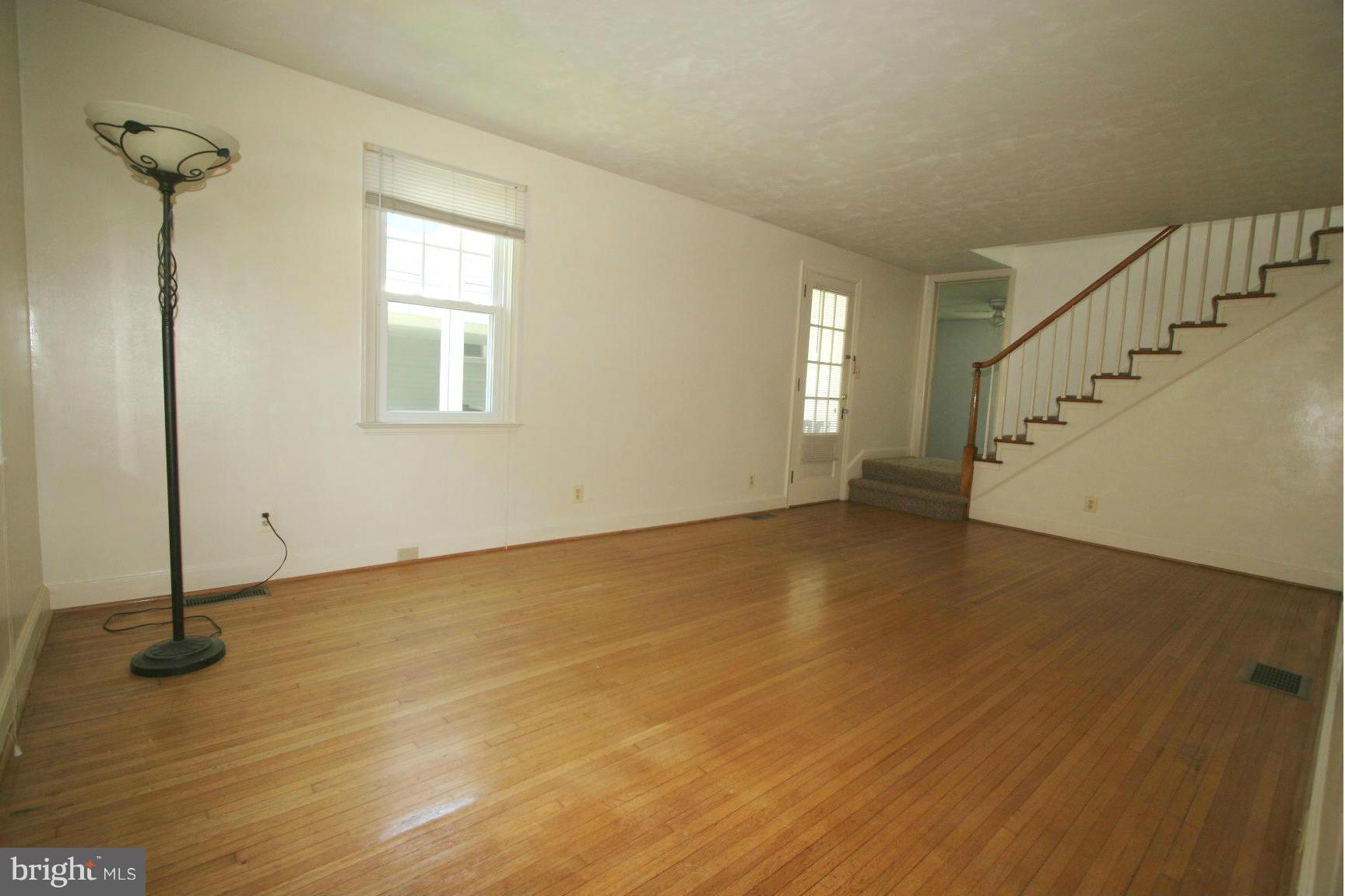 18829 Preston Road Hagerstown, MD 21742 - Photo 2 of 23 Living Room