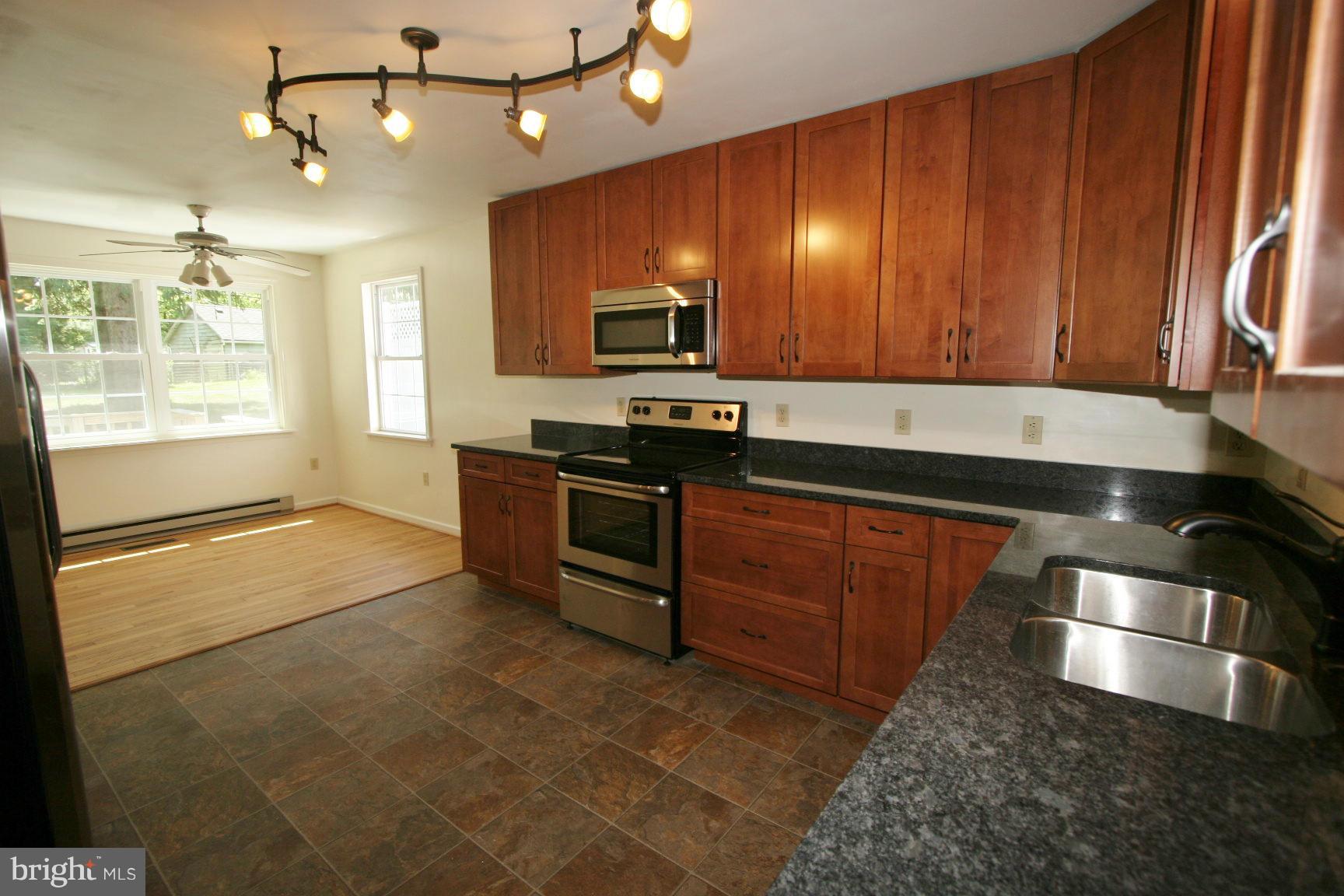 18829 Preston Road Hagerstown, MD 21742 - Photo 5 of 23 Kitchen