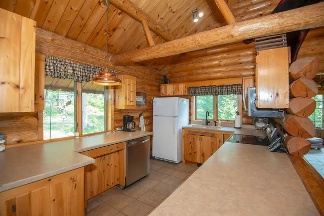 $949,000 | 16 Carlson Road, Grand Marais, MN 55604