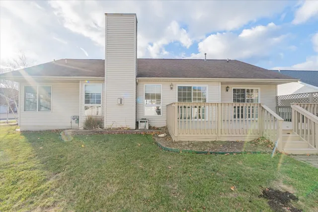 $400,000 | 1612 Myra Lane, Bloomington, IL 61704